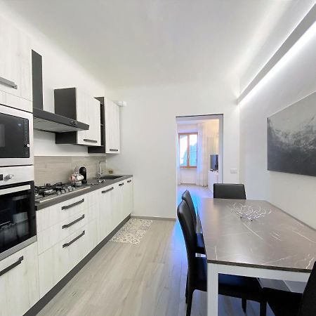 Casa Stella- A Due Passi Dal Corso Di Siena Apartment Exterior photo