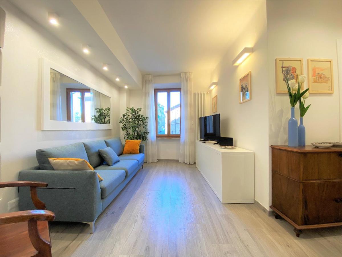 Casa Stella- A Due Passi Dal Corso Di Siena Apartment Exterior photo