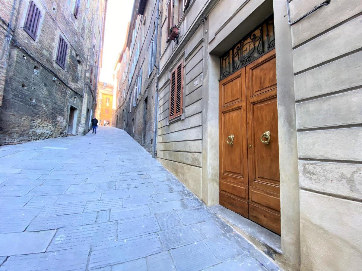 Casa Stella- A Due Passi Dal Corso Di Siena Apartment Exterior photo