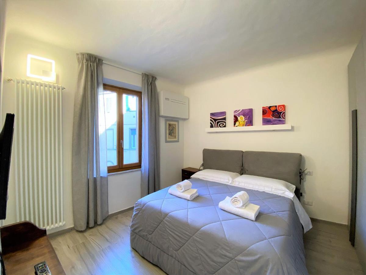Casa Stella- A Due Passi Dal Corso Di Siena Apartment Exterior photo
